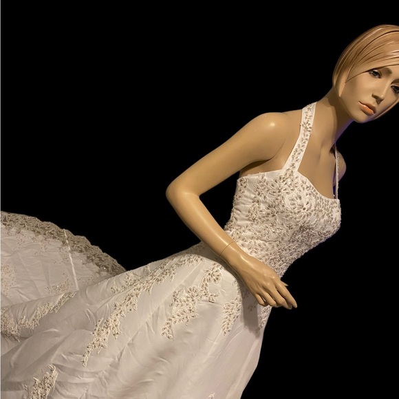 NWT Davids Bridal Michaelangelo White Halter A-Line Gown Beaded Lace Dress - Picture 8 of 11